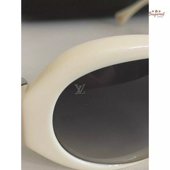 Authentic LOUIS VUITTON White Acetate Frame Soupcon PM Sunglasses - Picture 2 of 13